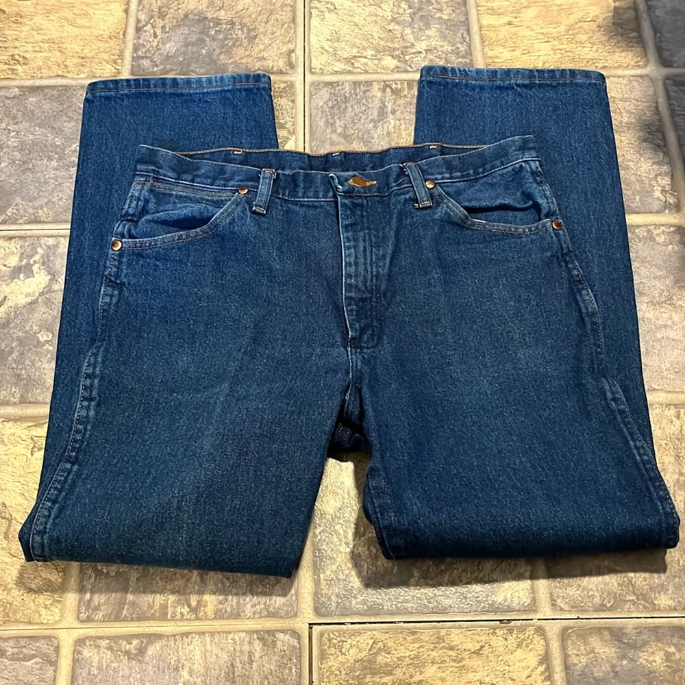 Wrangler Jeans, Size 34/30, 100% Cotton, Straight Leg